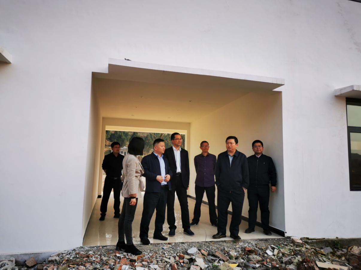 �ط����ŵ�ί����ǡ��������³��յ��˼ҹ��忪չ�������