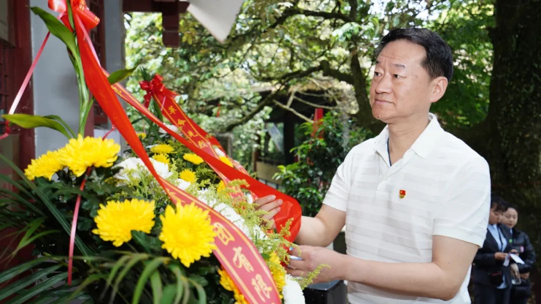 cee74bec-f7bf-4bf0-a0b7-2a824a57cc00